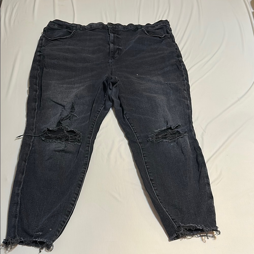 Distressed Black Women's Jeans American Eagle 24 short plus size